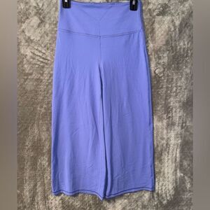 ❌Athleta Lavender “Elevation Wide Crop Pants” Small